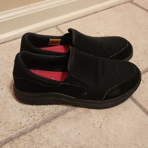 Skechers Women's Relaxed Fit Slip-Resistant Black Slip-on Shoes Size 8.5